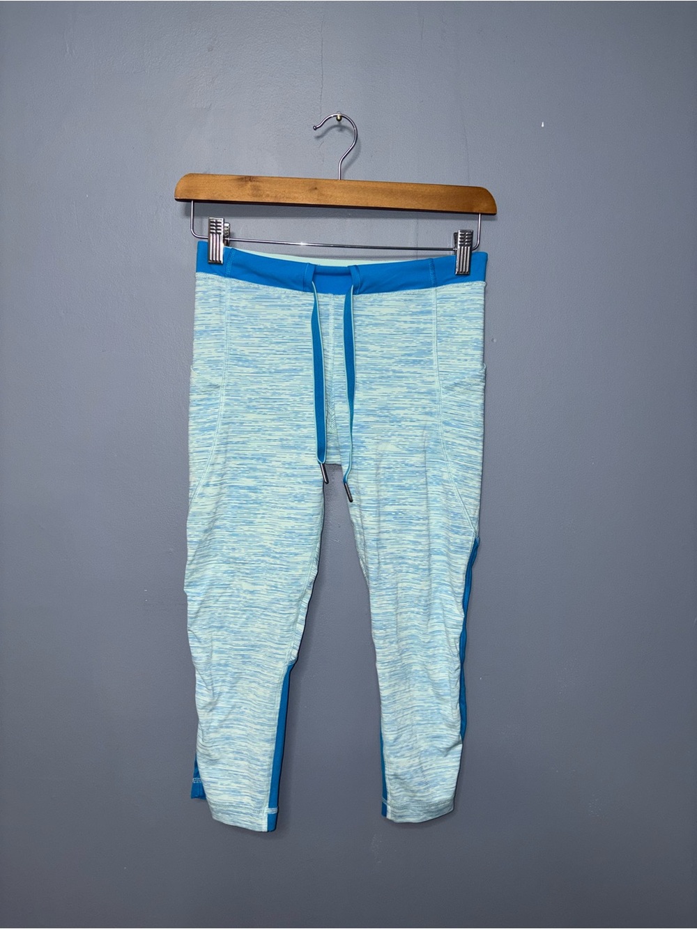 Lululemon | Blue Printed Cropped Leggings | Size 4